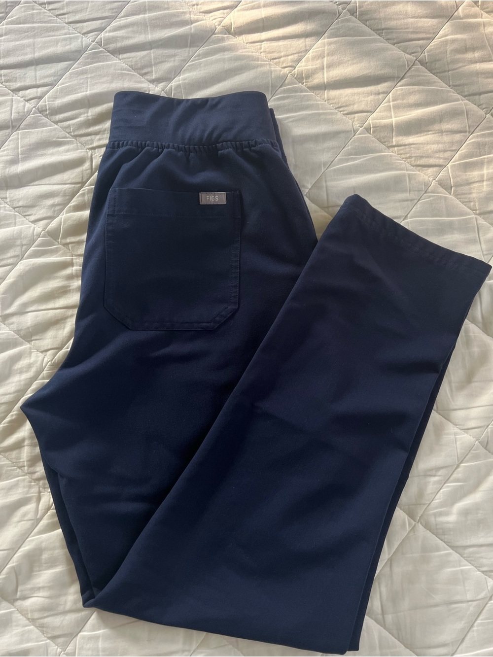 Women’s Figs yola skinny scrub pants